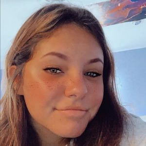 Meet your Posher, Lexi